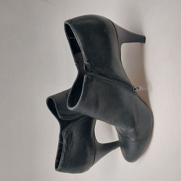 Vince Black Ankle Boots with High Heel - Picture 2 of 9